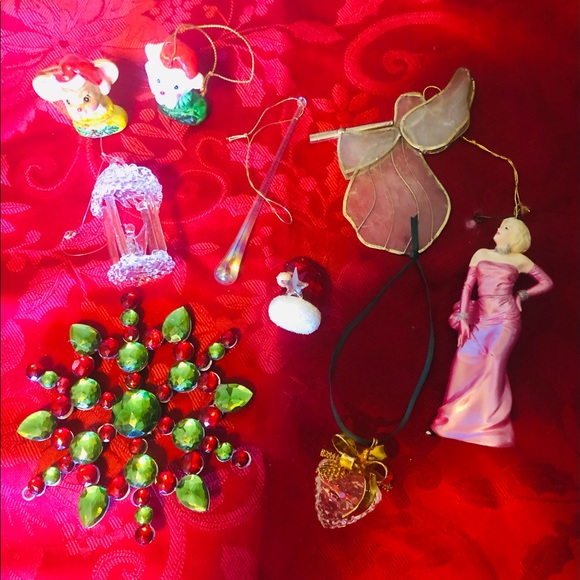 Nine Vintage Christmas Tree Ornaments Different Sizes And Brands - Picture 2 of 4